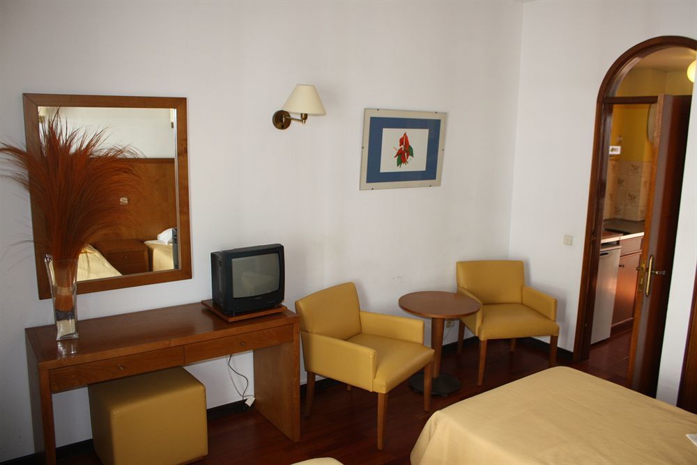 ปาไรโซ ตูริสติก อพาร์ตเมนต์ Aparthotel ฟุงชาล ภายนอก รูปภาพ